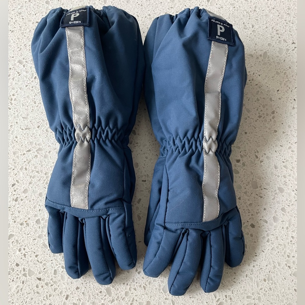 Polarn O pyret Sweden kids gloves size 3 (2- 4 years old) color blue